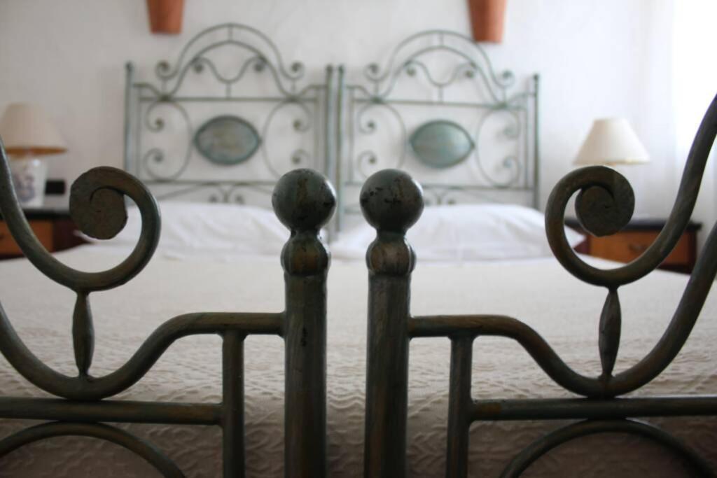 Villa Di Campagna Vicino Al Mare 奥罗塞伊 外观 照片