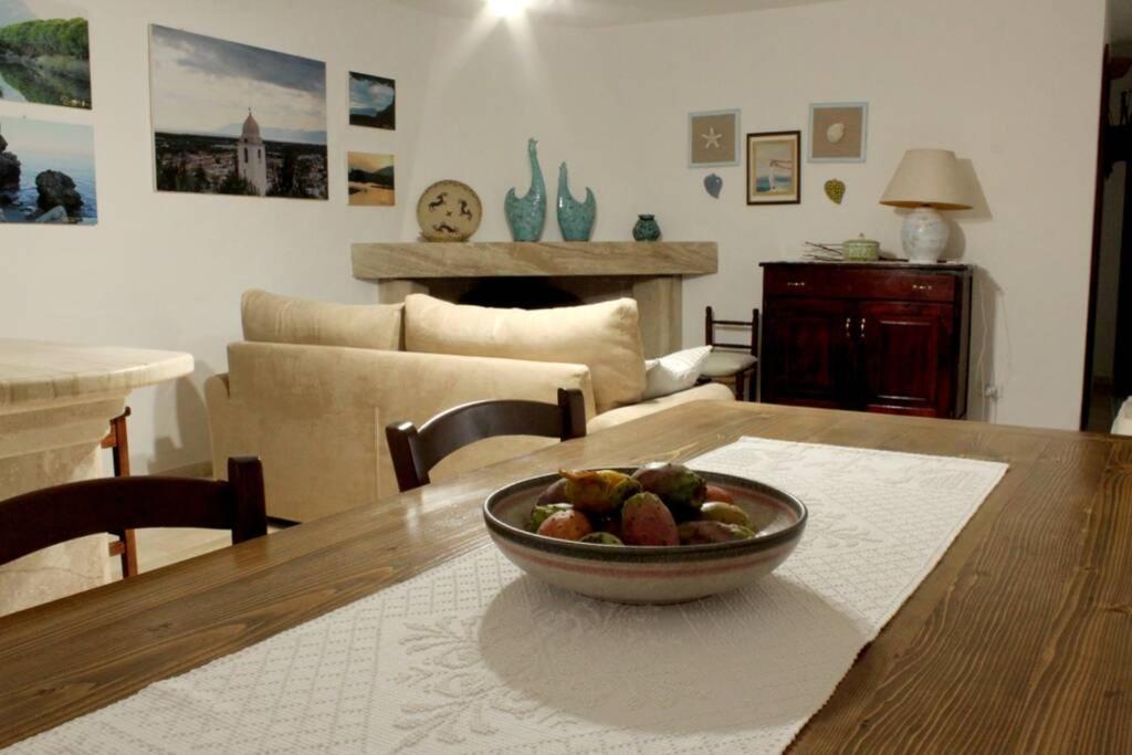 Villa Di Campagna Vicino Al Mare 奥罗塞伊 外观 照片